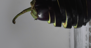 FB Header aubergine clean