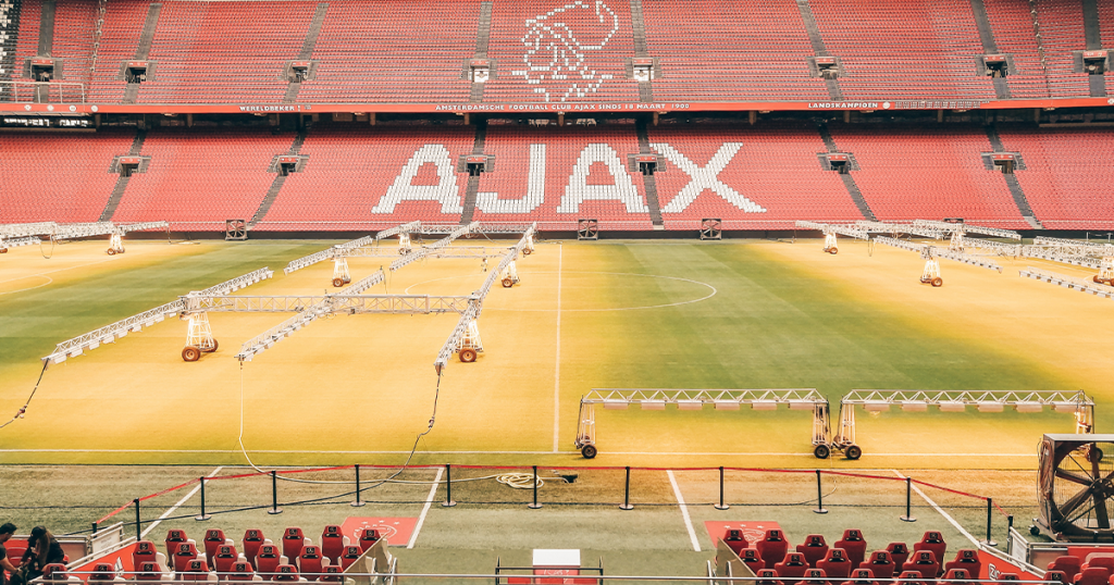 header ajax zonder social