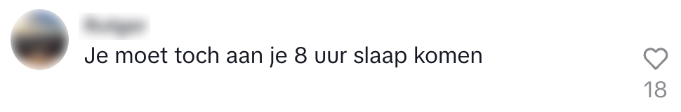 Met zo'n vriendengroep kom je tijdens je vakantie niet echt aan je rust toe.  "je moet toch aan je 8 uur slaap komen."